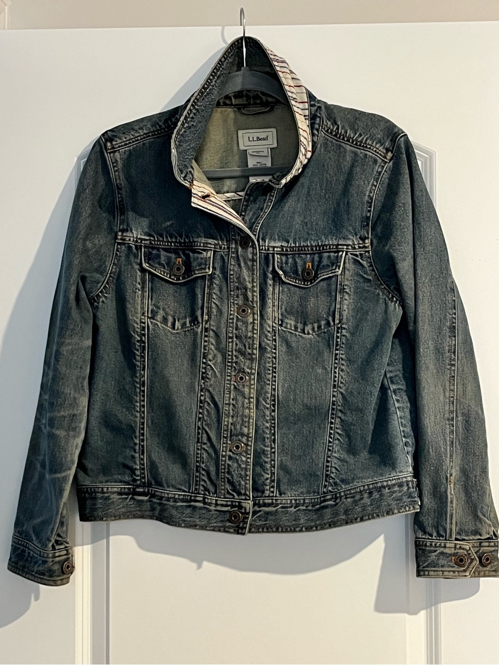 Vintage LL Bean Denim Trucker Blue Jean Jacket Multicolor Lining Collar Cuffs M